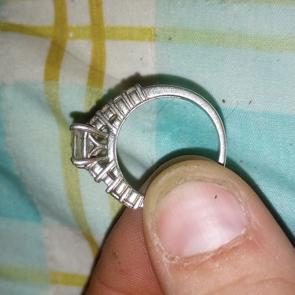 Ring - Picture 4 of 5